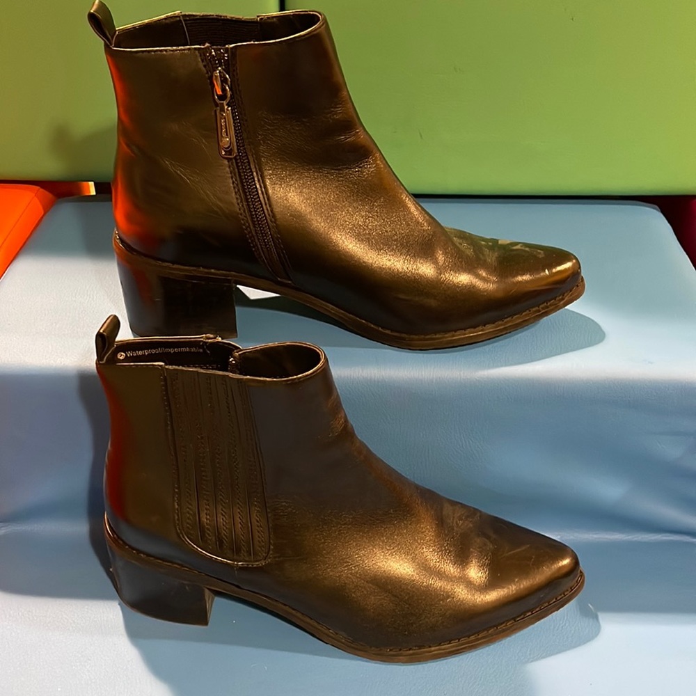 Blando leather booties